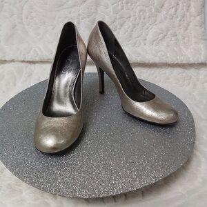 Jessica Simpson Gold Patent Leather Stilleto Pumps Shiny Metallic  Closed Toe 7B
